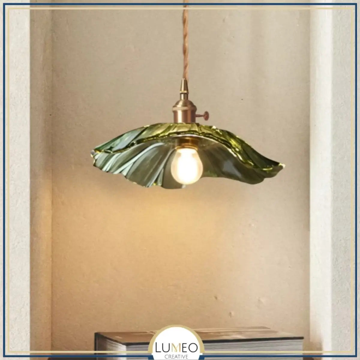 Suspension et plafonnier florale en verre coloré | Luminaire vintage en forme de fleur A / Vert