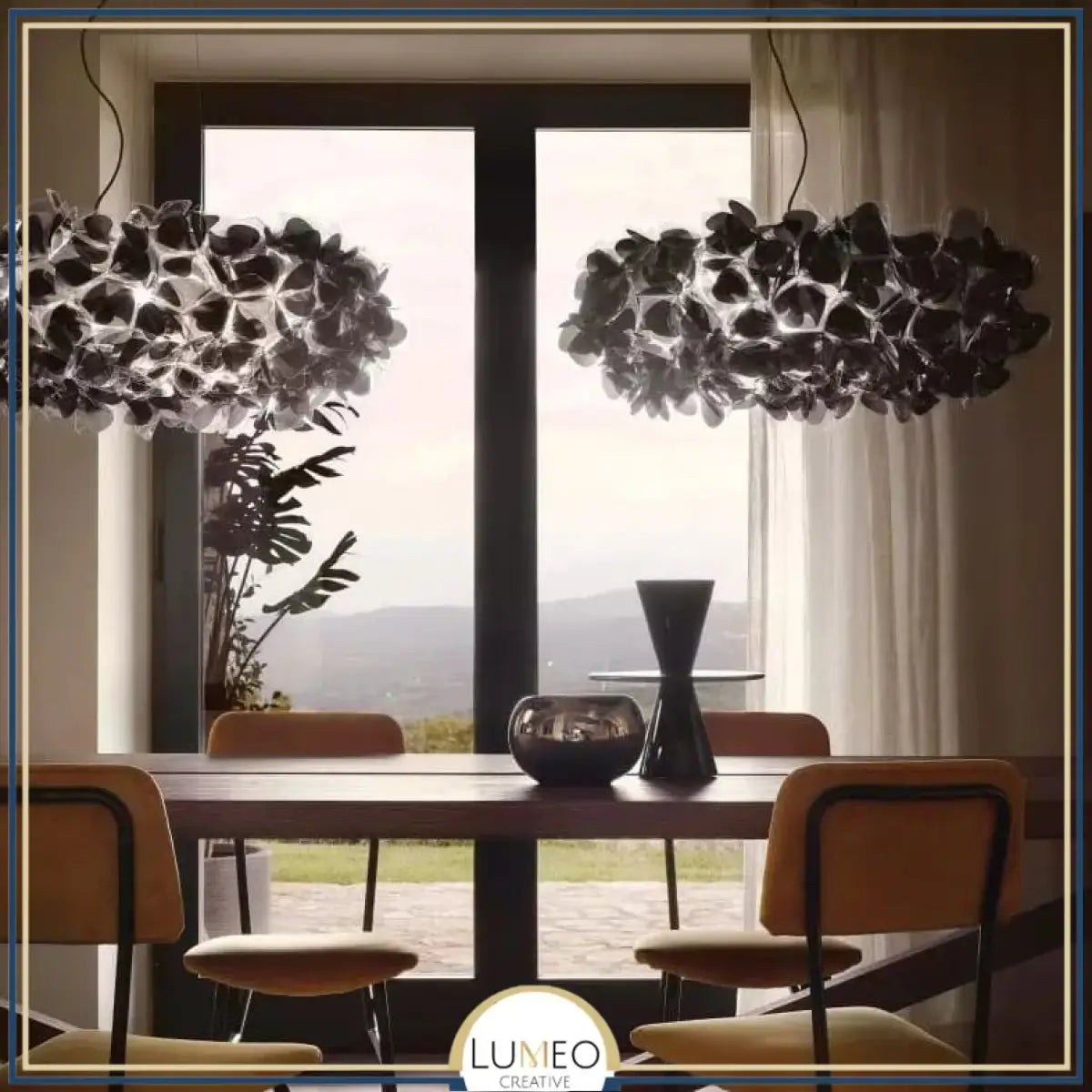 Suspension florale sculpturale noire