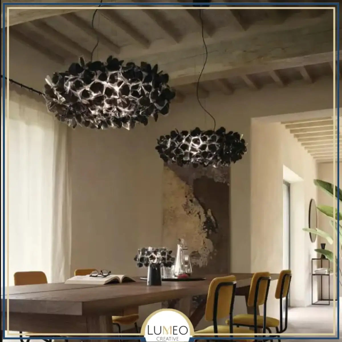 Suspension florale sculpturale noire