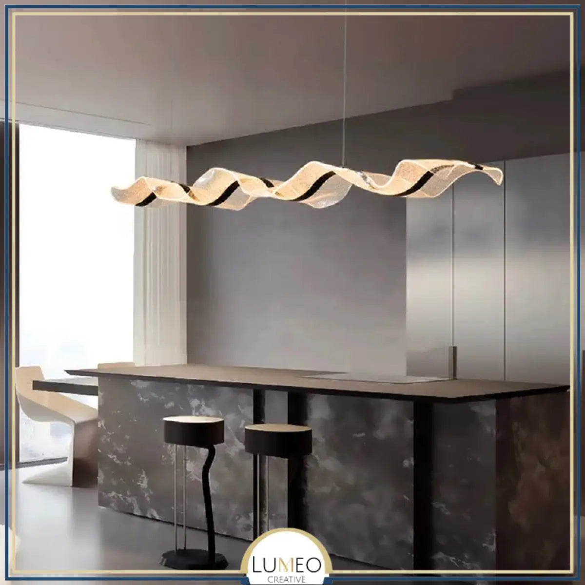 Suspension ondulante LED dorée