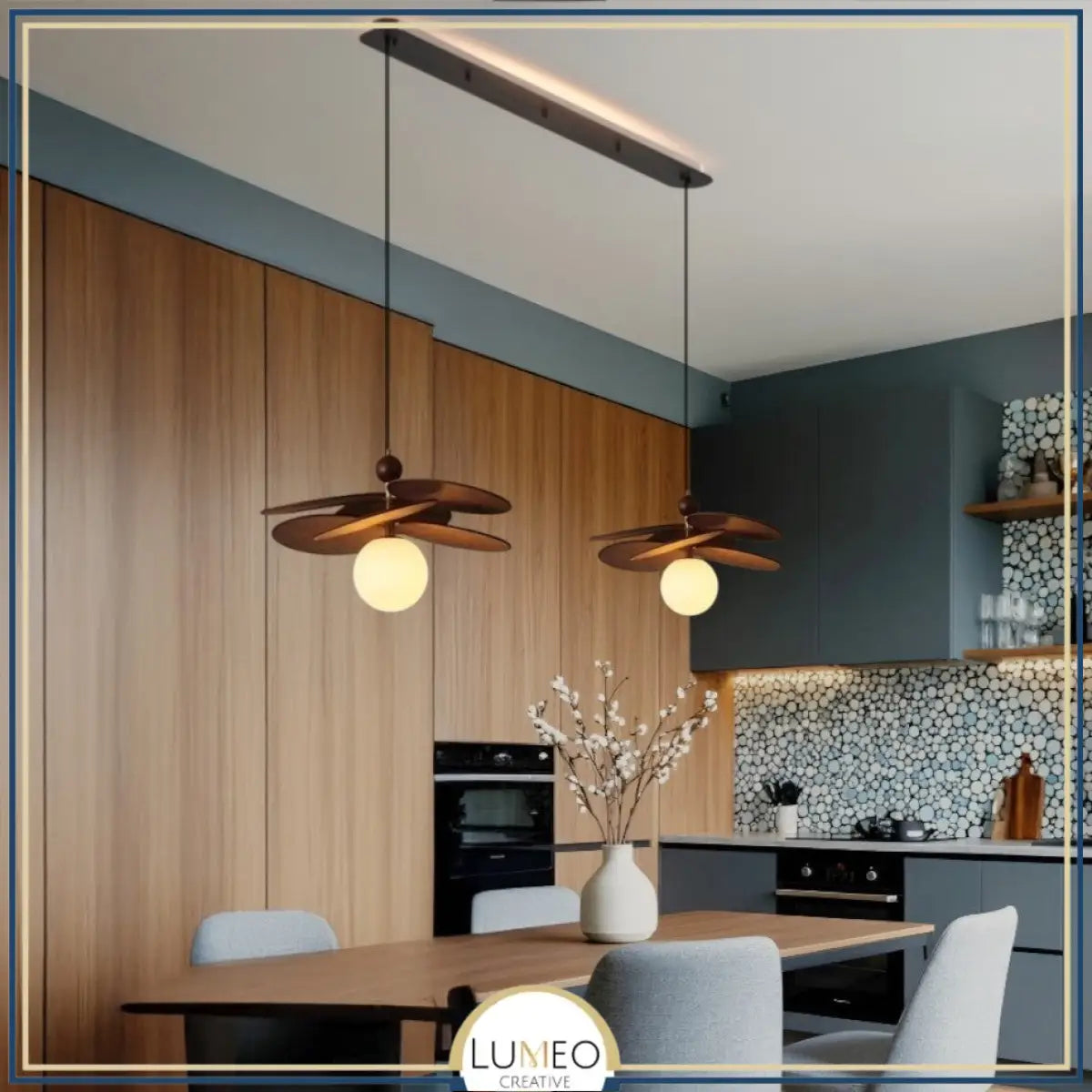 Suspension pétales en tissu & boule en verre