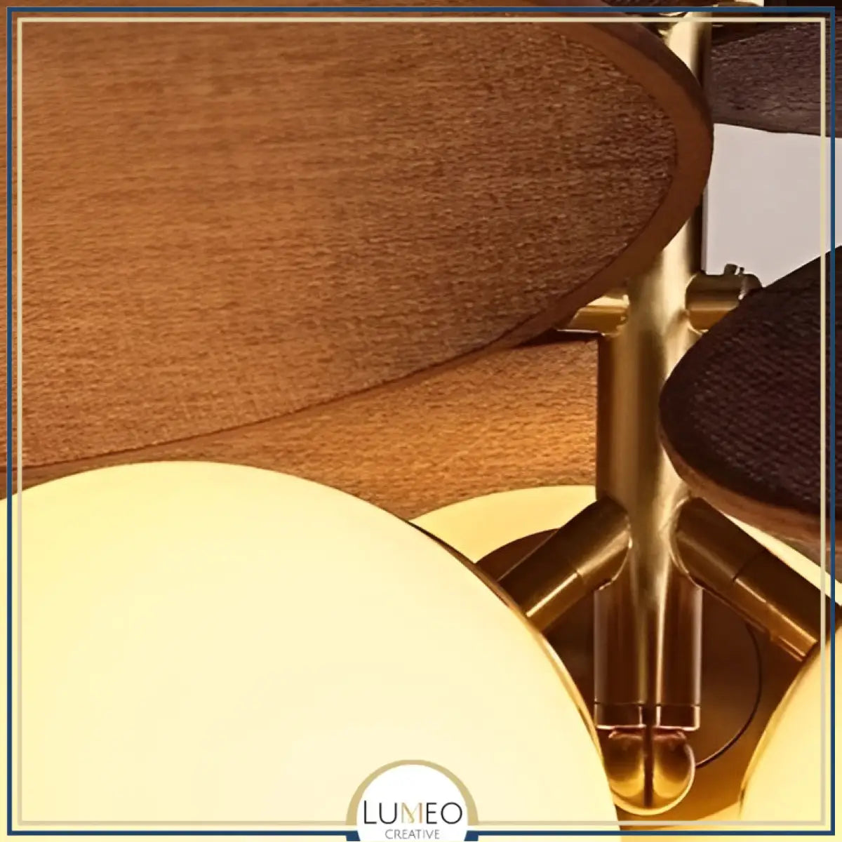 Suspension pétales en tissu & boule en verre