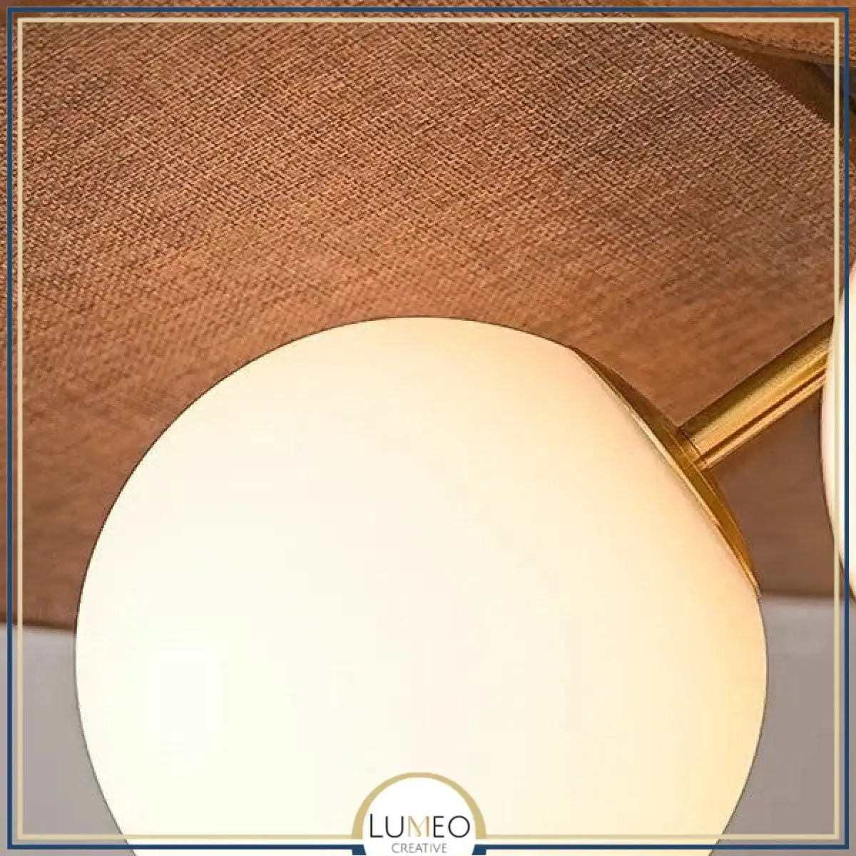 Suspension pétales en tissu & boule en verre