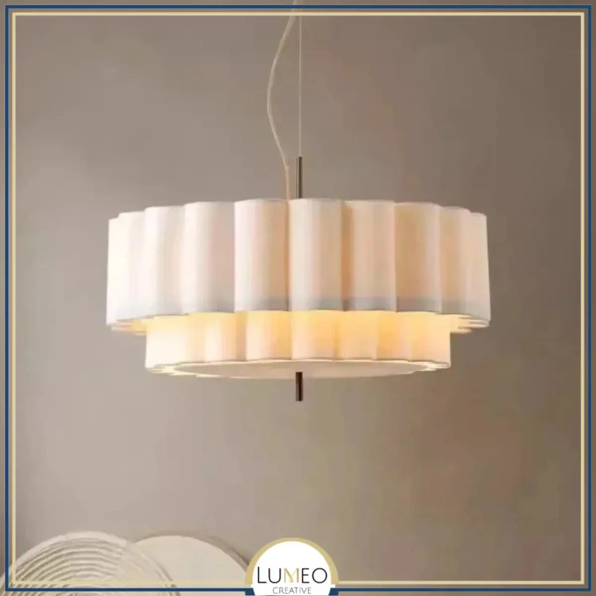 Suspension ronde en tissu plissé Japandi au design minimaliste