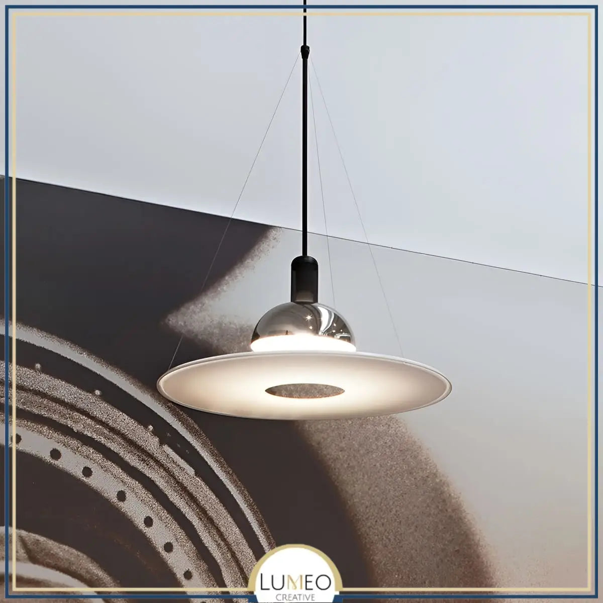 Suspension sculpturale circulaire | Design suspendu & éclairage indirect