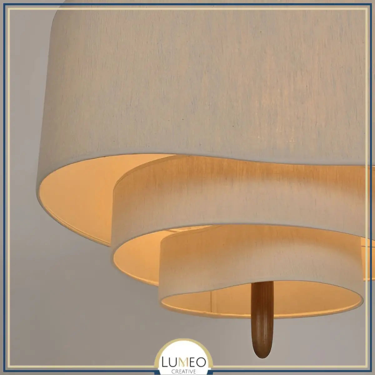 Suspension tissu spirale et bois | Élégance contemporaine