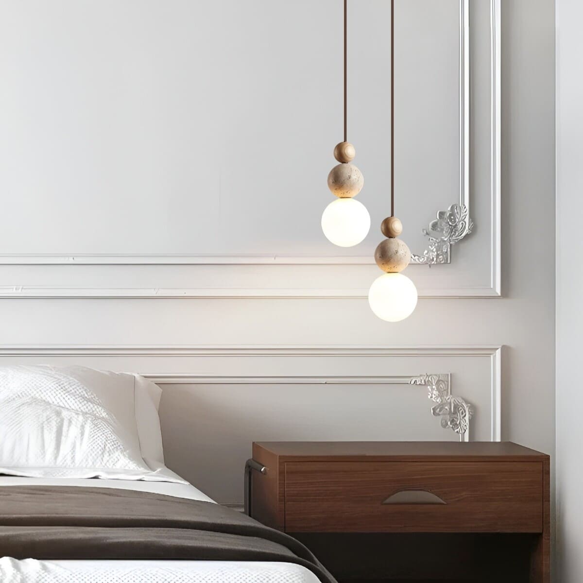 Suspension chic en verre opalin, pierre naturelle et bois | PERLINE