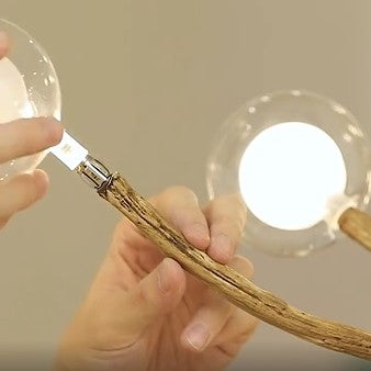 Lustre branche d’arbre à sphères lumineuses | Élégance rustique & design naturel