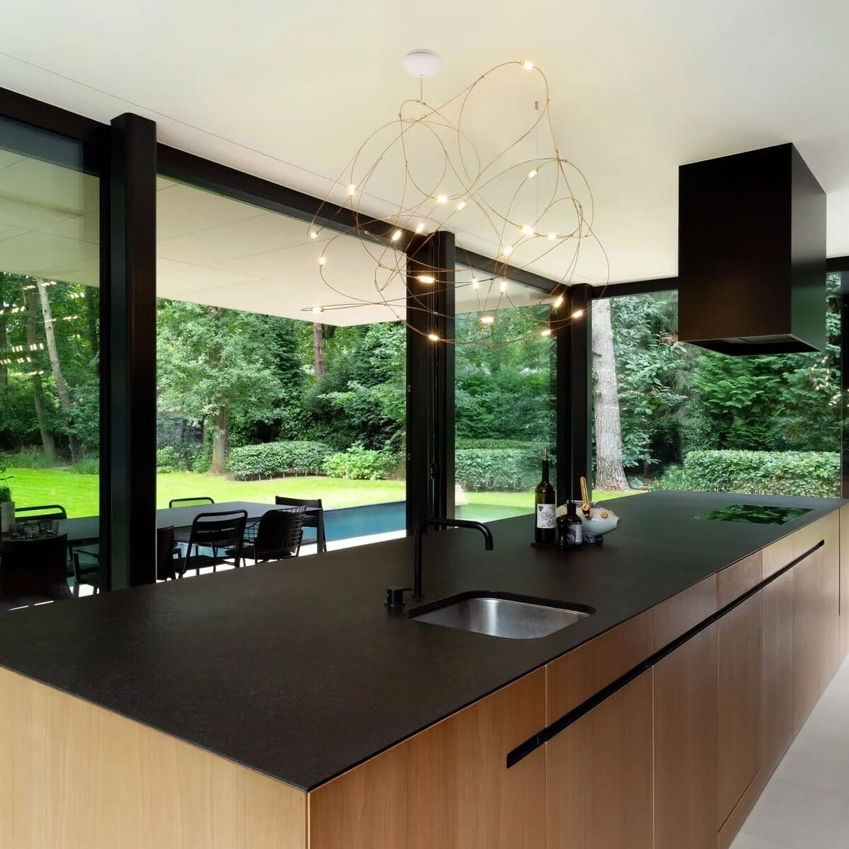 Lustre aérien filaire à LED | Chic & contemporain