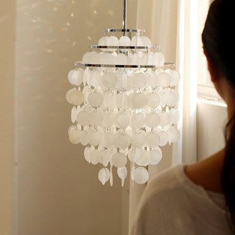 Lustre design en coquillages naturelles