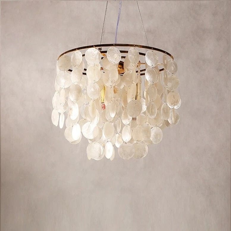 Lustre design en coquillages naturelles