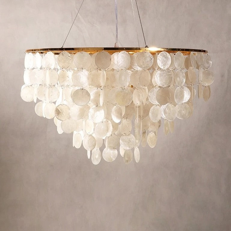 Lustre design en coquillages naturelles