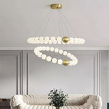 Lustre doré orné de perles en verre opalin | Luminaire chic