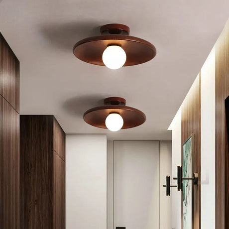Plafonnier rond en bois naturel avec globe en verre | Design japandi