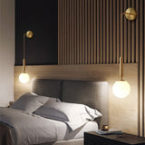 Applique murale globe dépoli suspendu | Luminaire chic et tendance