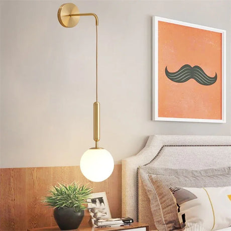 Applique murale globe dépoli suspendu | Luminaire chic et tendance B / Or