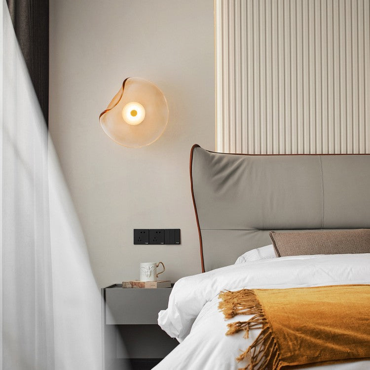 Applique murale en verre artistique | Luminaire décoratif au design organique et lumineux