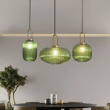 suspension en boule de verre vert 