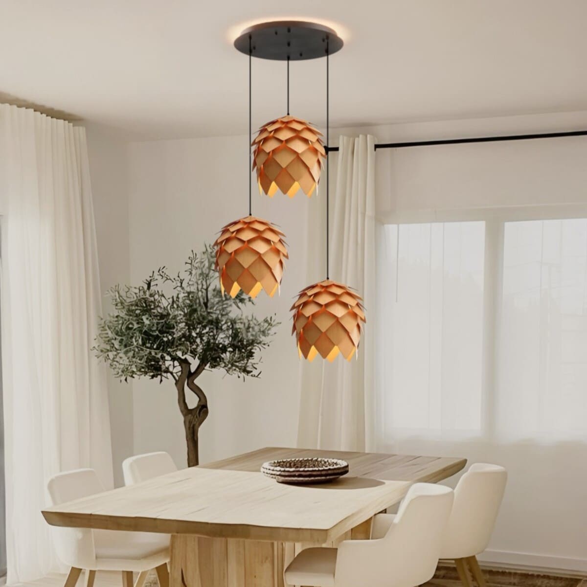 Suspension bois sculpté en forme de pomme de pin | Chic & naturel