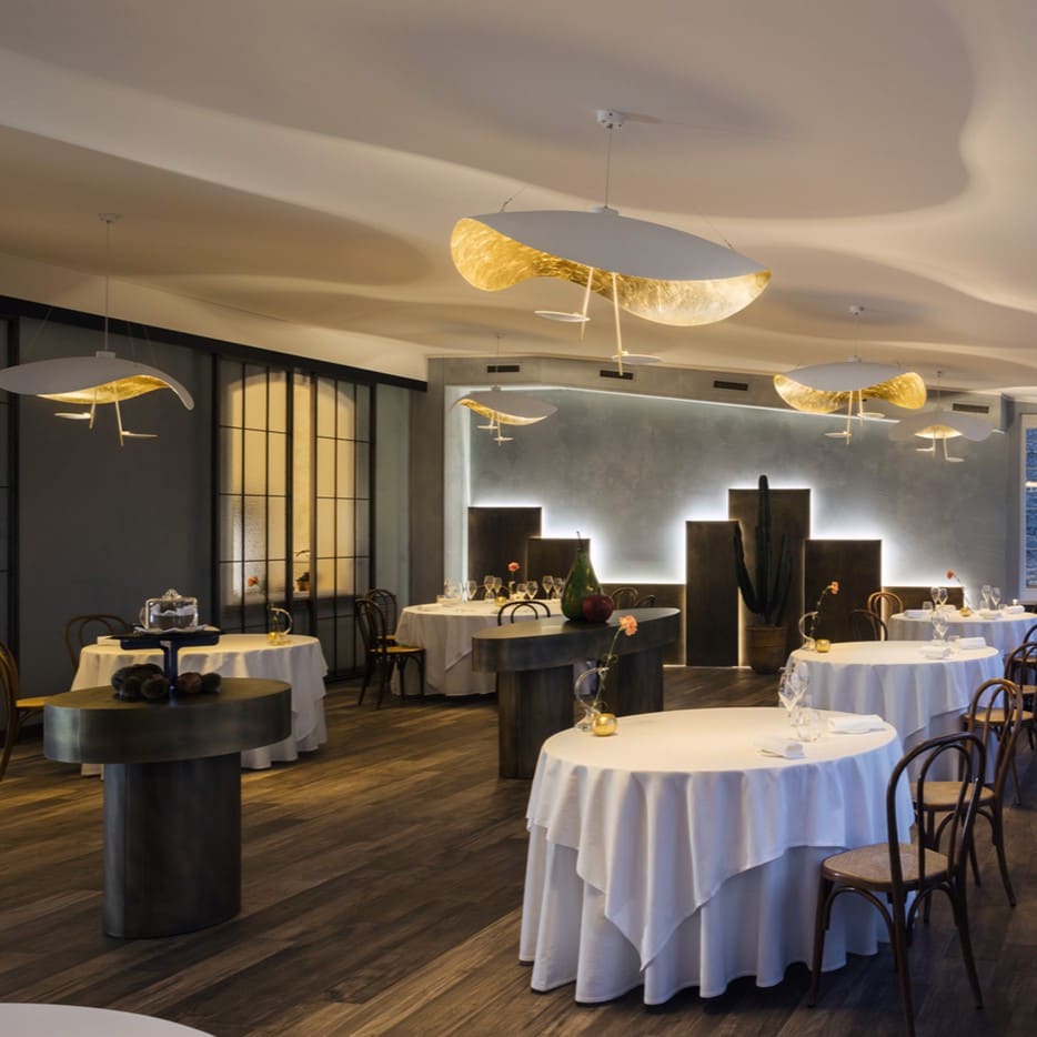 Suspension chic au design moderne | Noir & or ou blanche & or