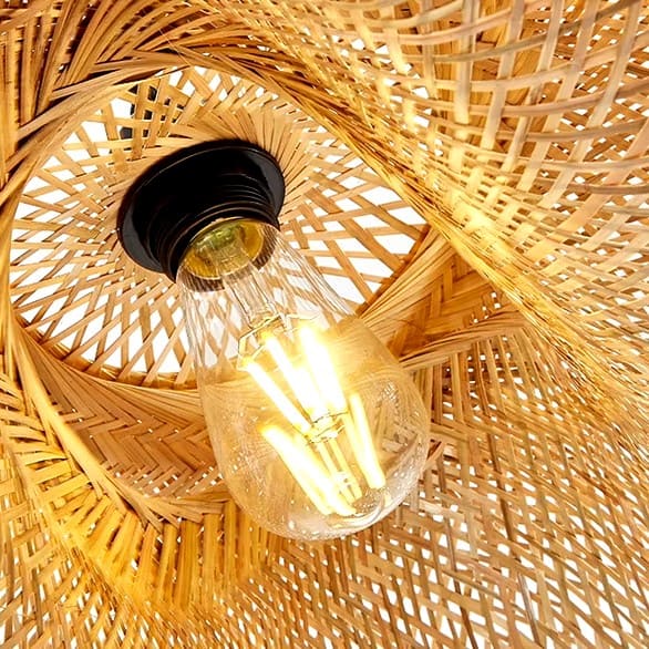 Suspension design en rotin tressé | Forme organique et chaleureuse