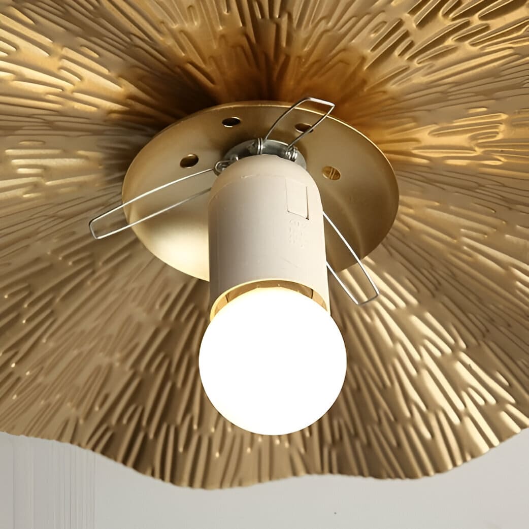 Suspension en cuivre et boule de verre opalin | Suspension lotus