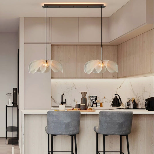 Suspension fleur en tissu pour ilot de cuisine moderne