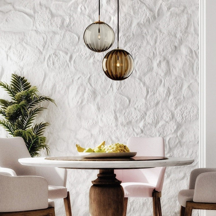 Suspension globe en verre nervuré | Éclat rétro & charme coloré