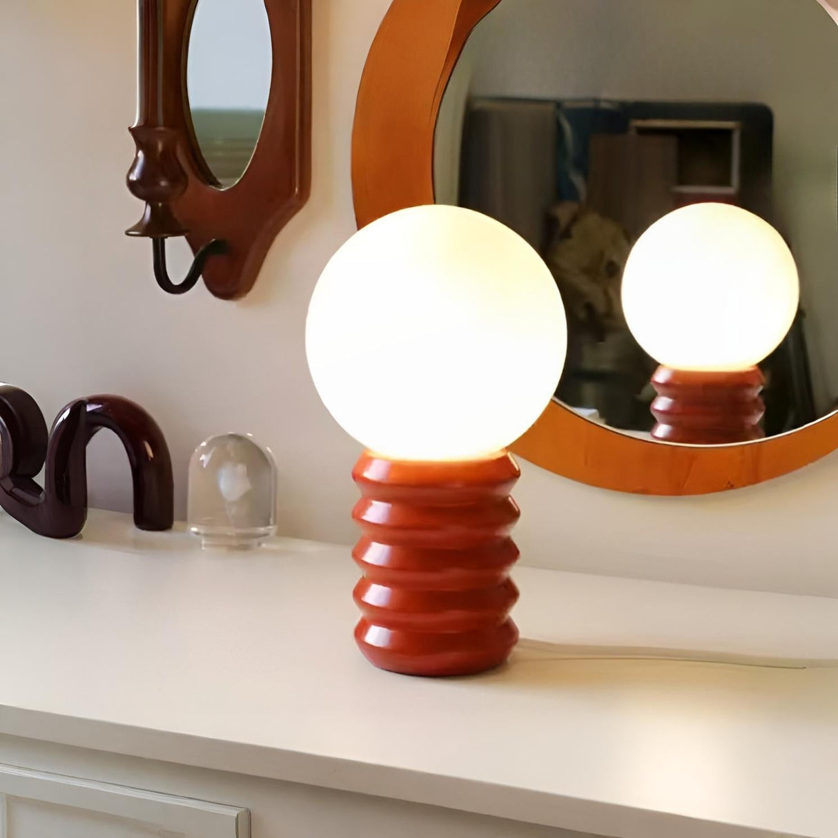 Lampe à poser design globe ressort | Élégance contemporaine C