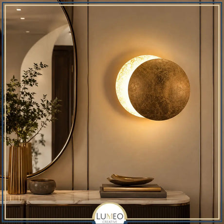 Applique murale dorée ÉCLIPSE | Luminaire sans fil rechargeable ou filaire
