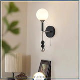Applique murale vintage globe en verre & bois | Luminaire au charme rétro chic