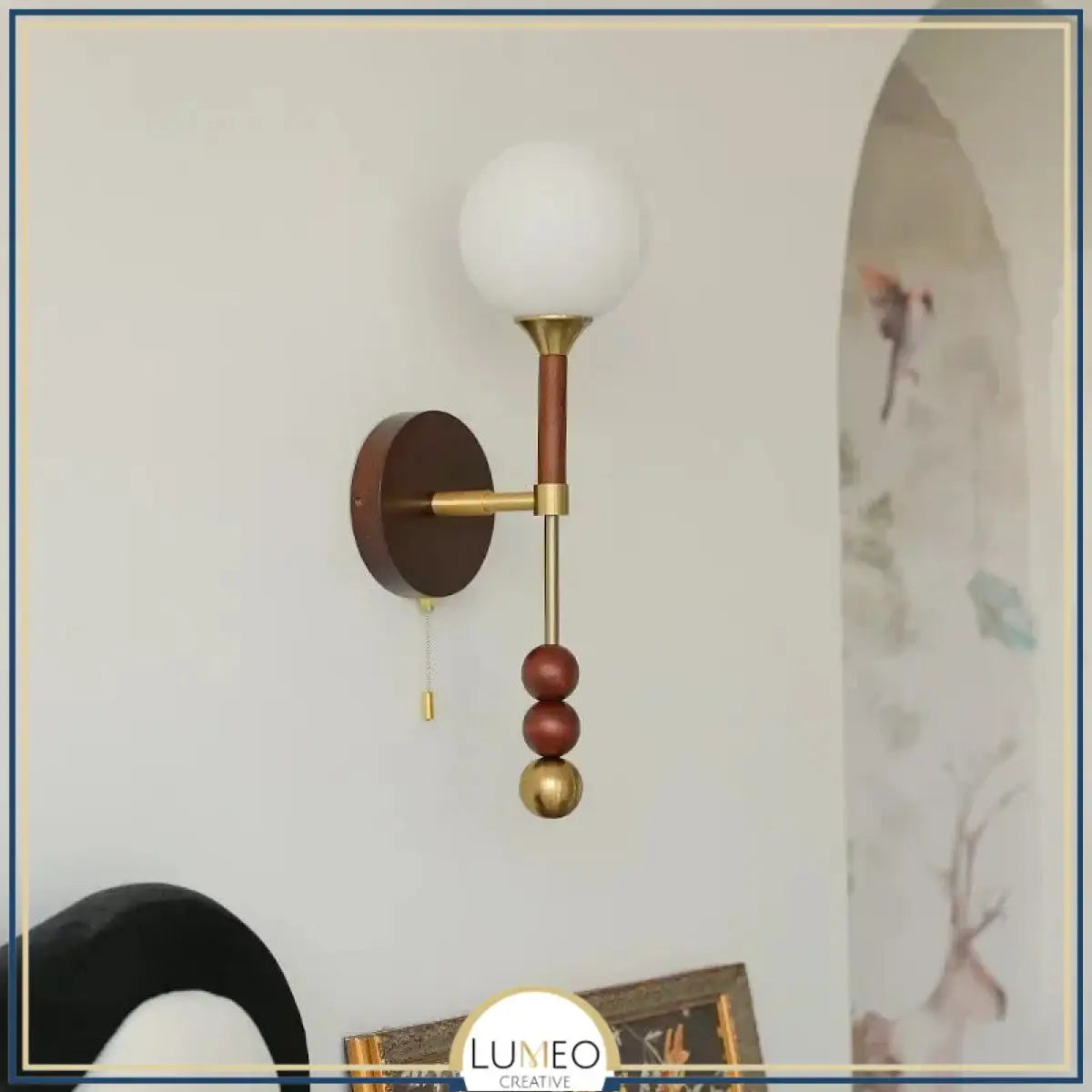 Applique murale vintage globe en verre & bois | Luminaire au charme rétro chic