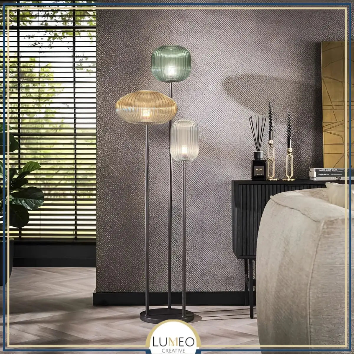 Lampadaire globe en verre