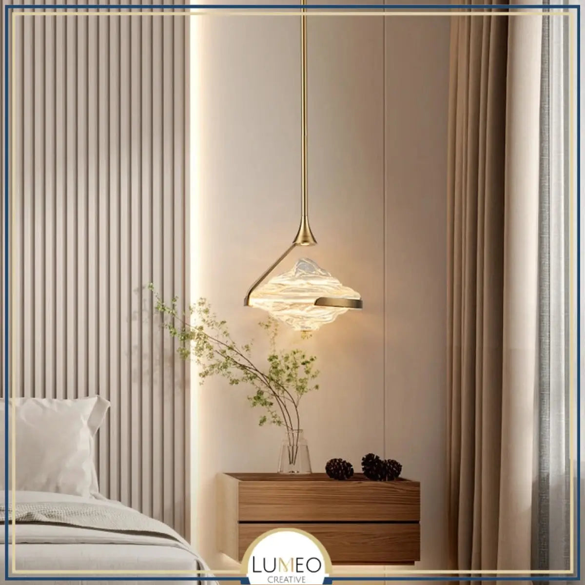 Lustre suspendu cristal ondulé en métal doré ou argenté