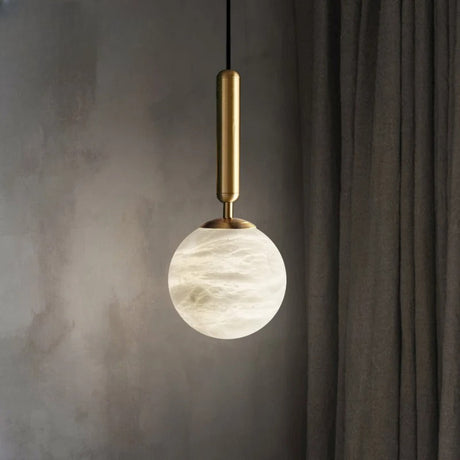 Suspension doré et boule en marbre naturel | Élégance minimaliste et lumière texturée