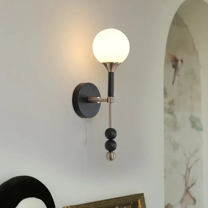 Applique murale vintage globe en verre & bois | Luminaire au charme rétro chic