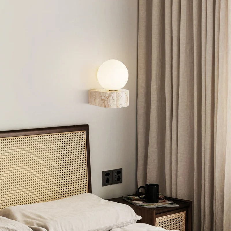 Applique murale globe et pierre naturelle | Luminaire minimaliste au charme brut