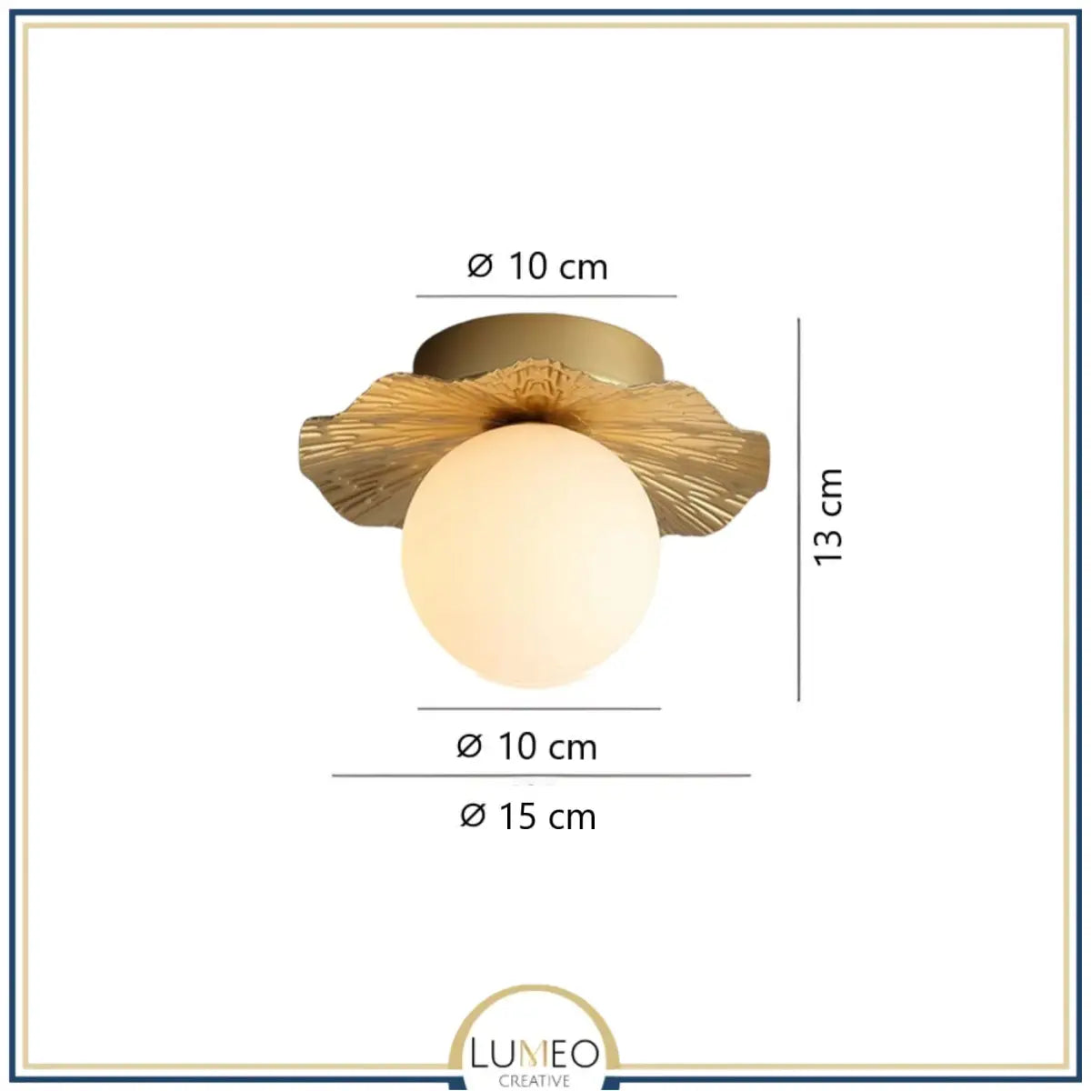 Plafonnier en cuivre et boule de verre opalin | Plafonnier lotus Petit / ø 15 cm