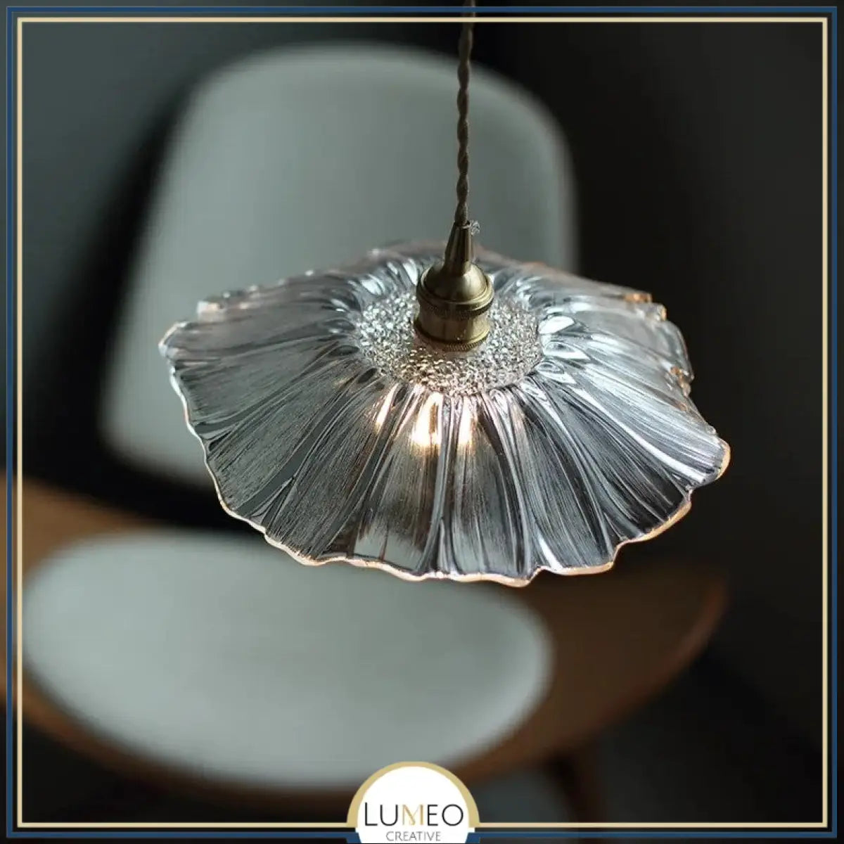 Suspension et plafonnier florale en verre coloré | Luminaire vintage en forme de fleur