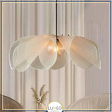 Suspension fleur en tissu au style Japandi