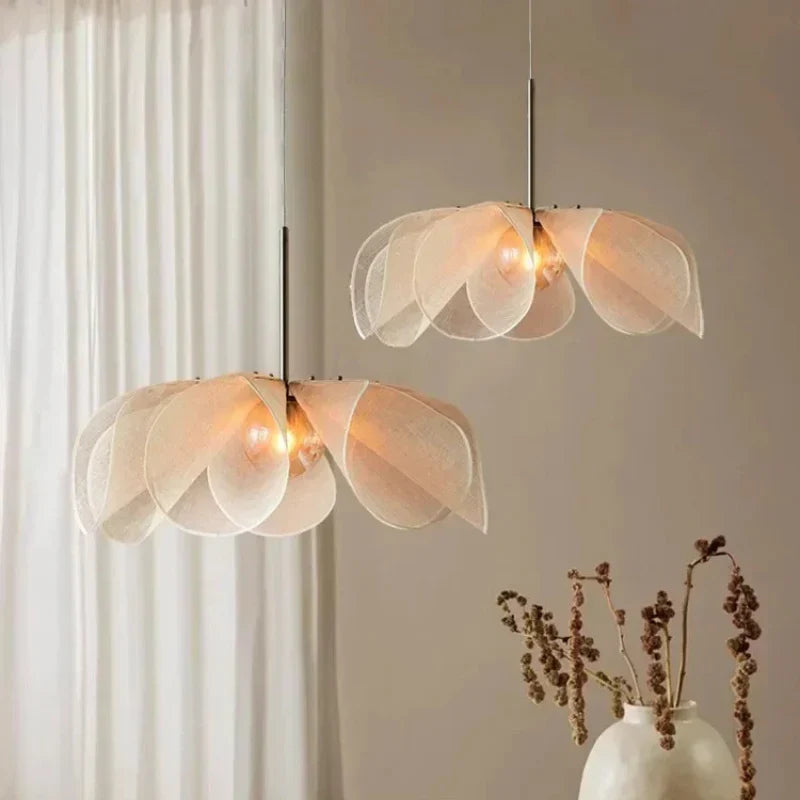 suspension moderne fleur en tissu 